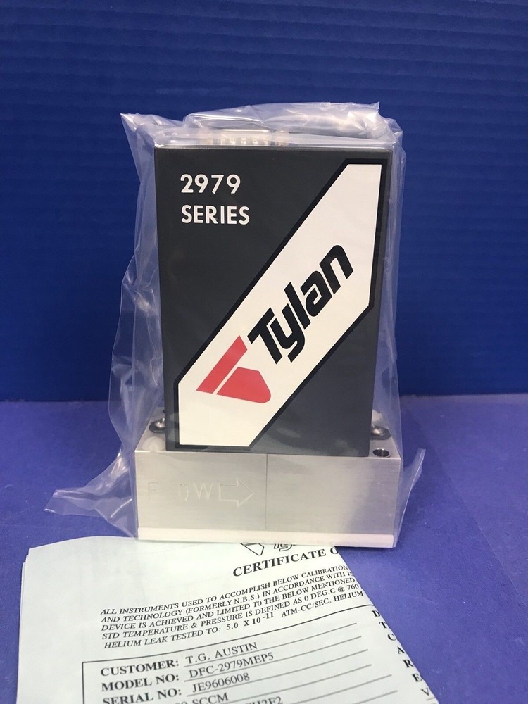 Tylan 2979 MFC Mass Flow Controller  CH2F2, 100 SCCM, Block Mount, Refrb