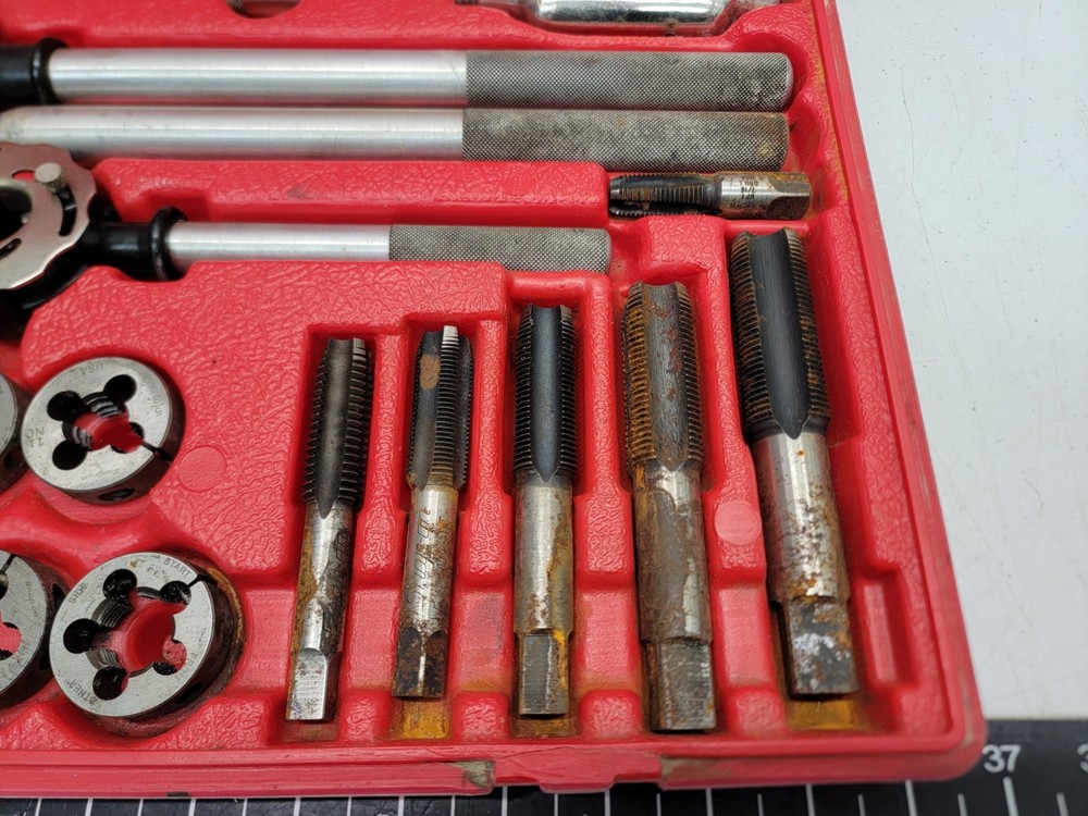 Snap-on Tools Tap and Die Set SAE