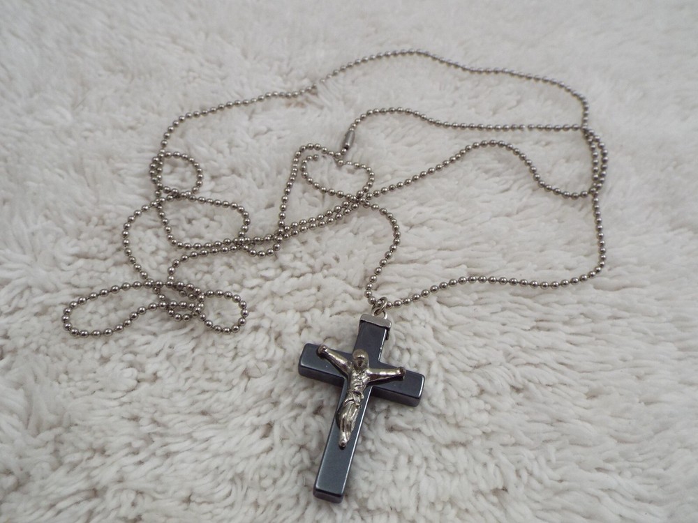 Silvertone Hematite Cross Pendant Necklace (C62)