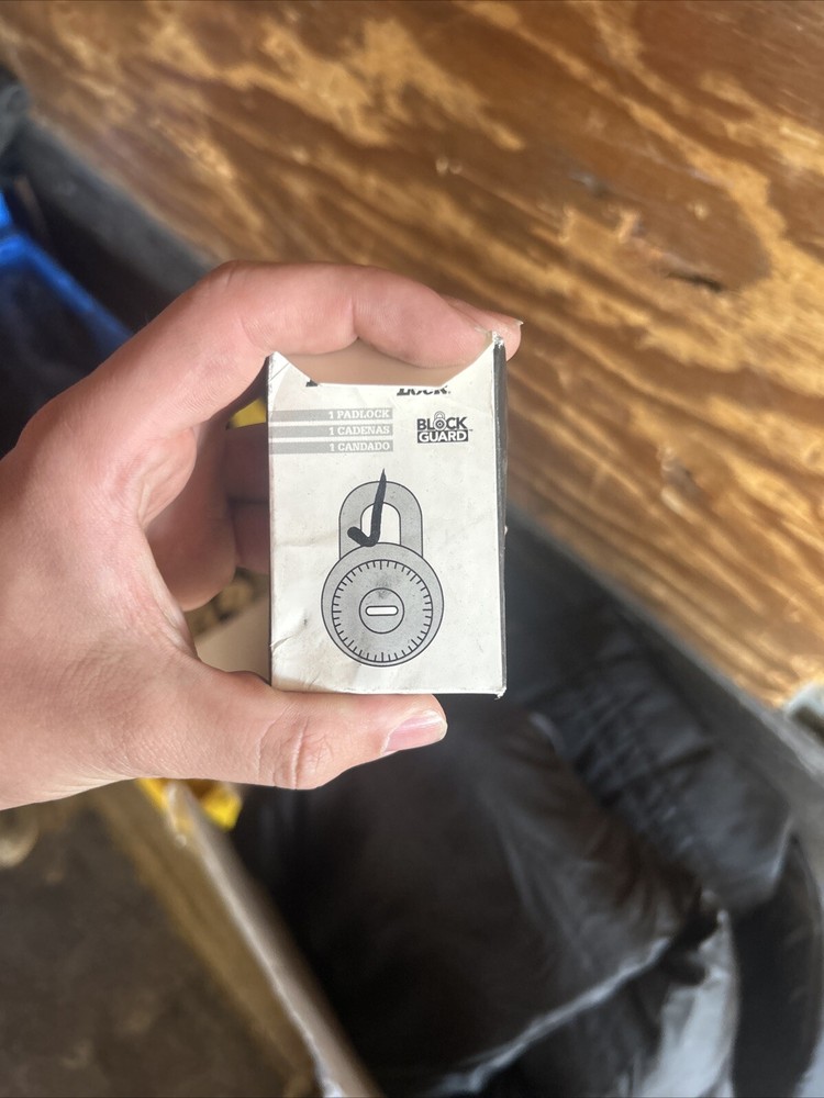 Master Lock 1525Ezrc Combination Padlock,Front,Black/Silver