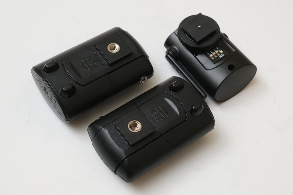 Cactus Wireless Flash Trigger V4 Transmitter And Two Receivers Manual Included