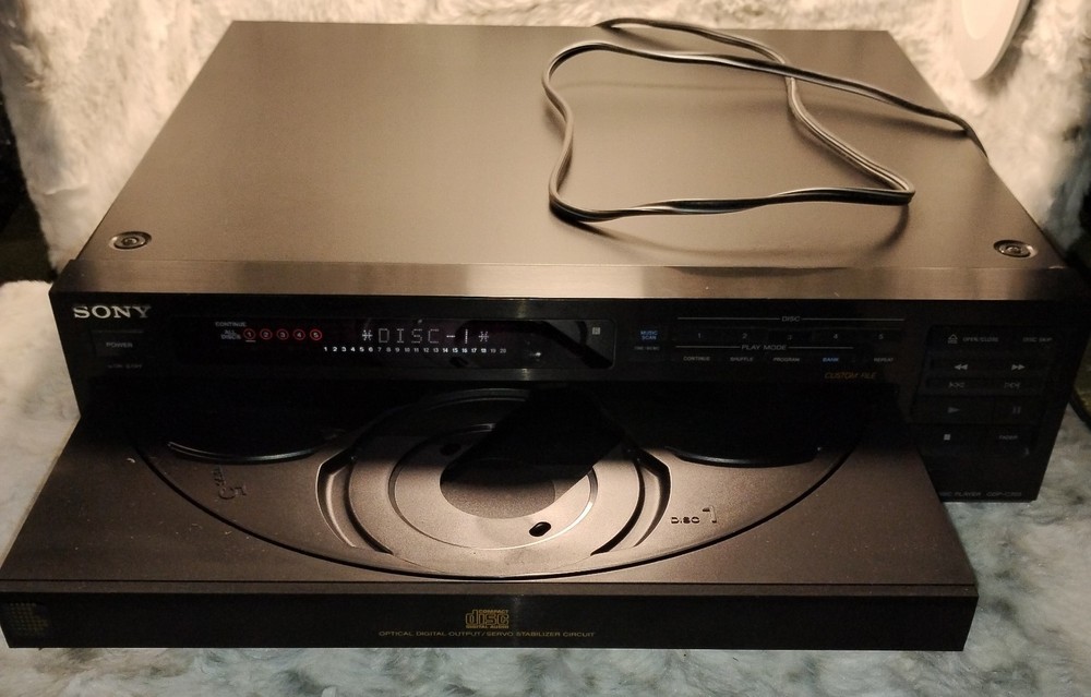 SONY CDP-C705 CD 5 Disc Player 18 Bit Linear 8 Times Oversampling