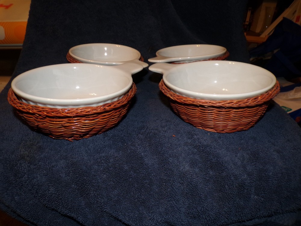 alco ceramic & wicker ovenware set