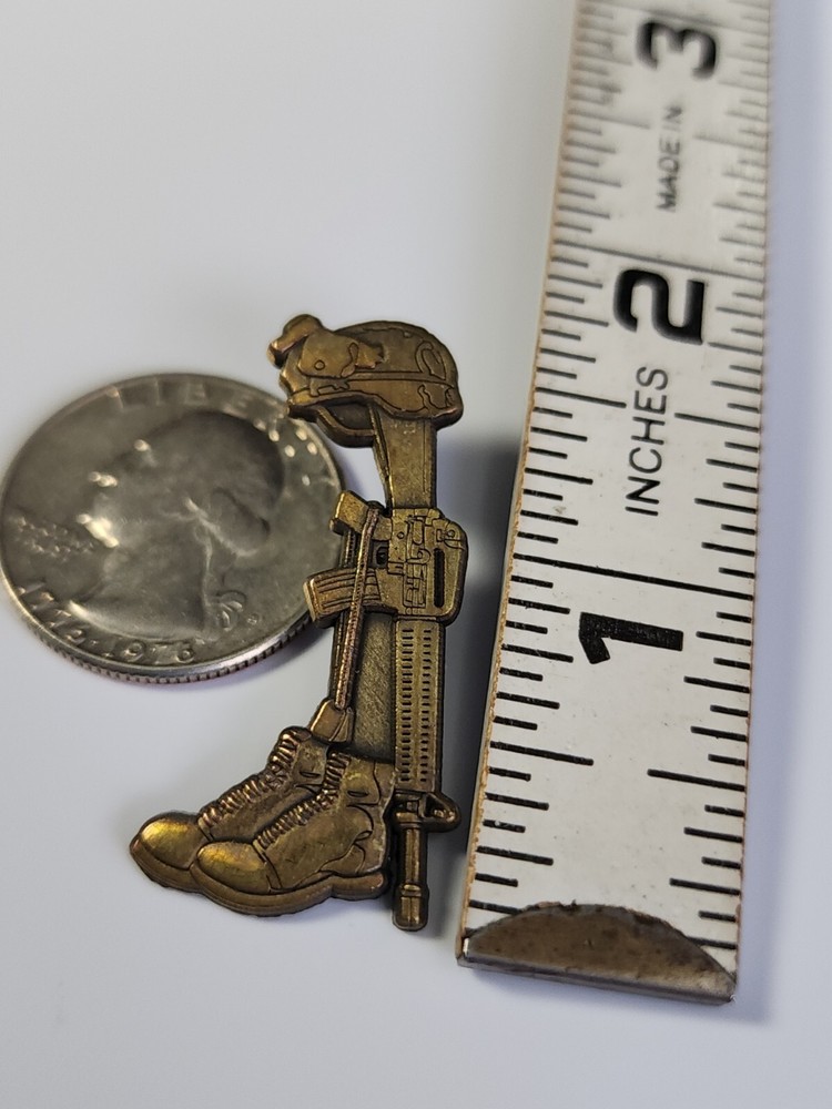 Fallen Soldier Final Tribute Lapel Pin