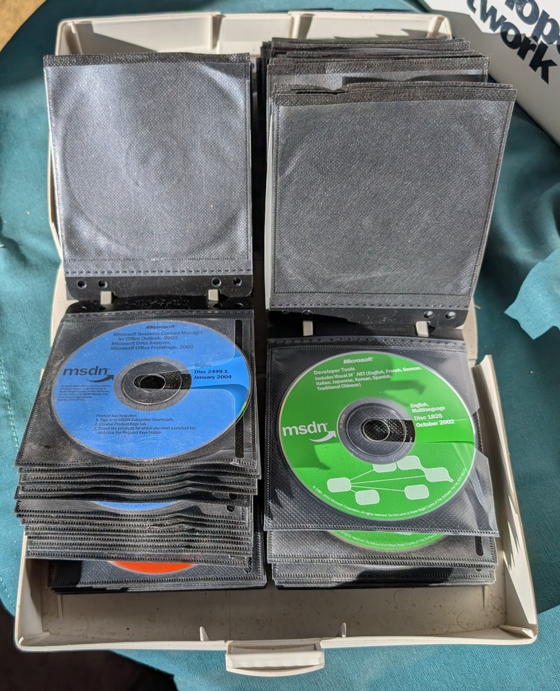 HUGE LOT of Vintage MSDN Microsoft Developer Network Software CDs 1996-2006