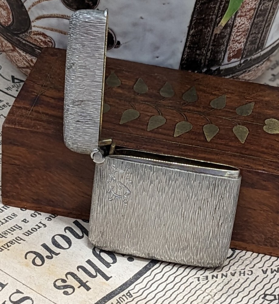 Antique 800 Silver Brushed Tree Effect SM Match Striker Vesta Case