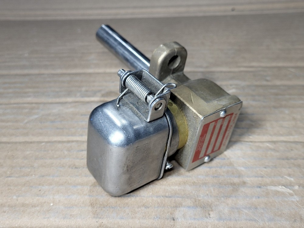 SURPLUS NEW KIRK S014-34112 Key Interlock – Safety