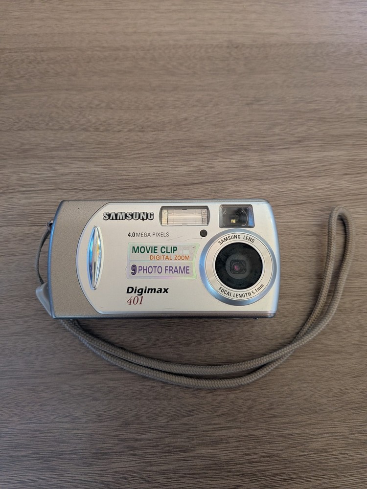 Samsung Digimax 401 Digital Camera 4.0MP, Silver