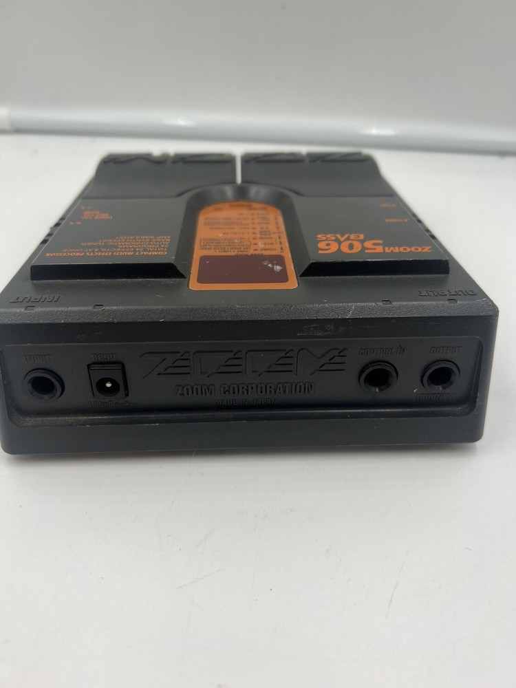 Zoom 506 Bass Multi Effects Processor Guitar Effect Pedal.