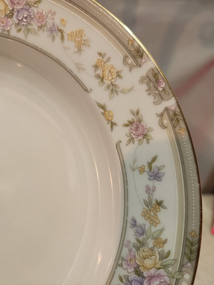 5 Farberware Salad Bowls "South Hampton "