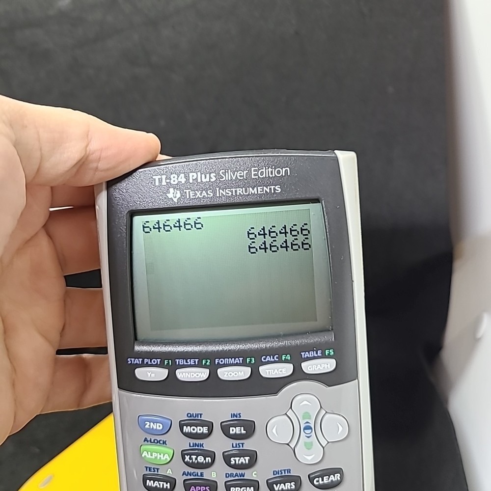 TI-84 Plus Silver Edition Graphing Calculator -With Covers -Tested & Working #88