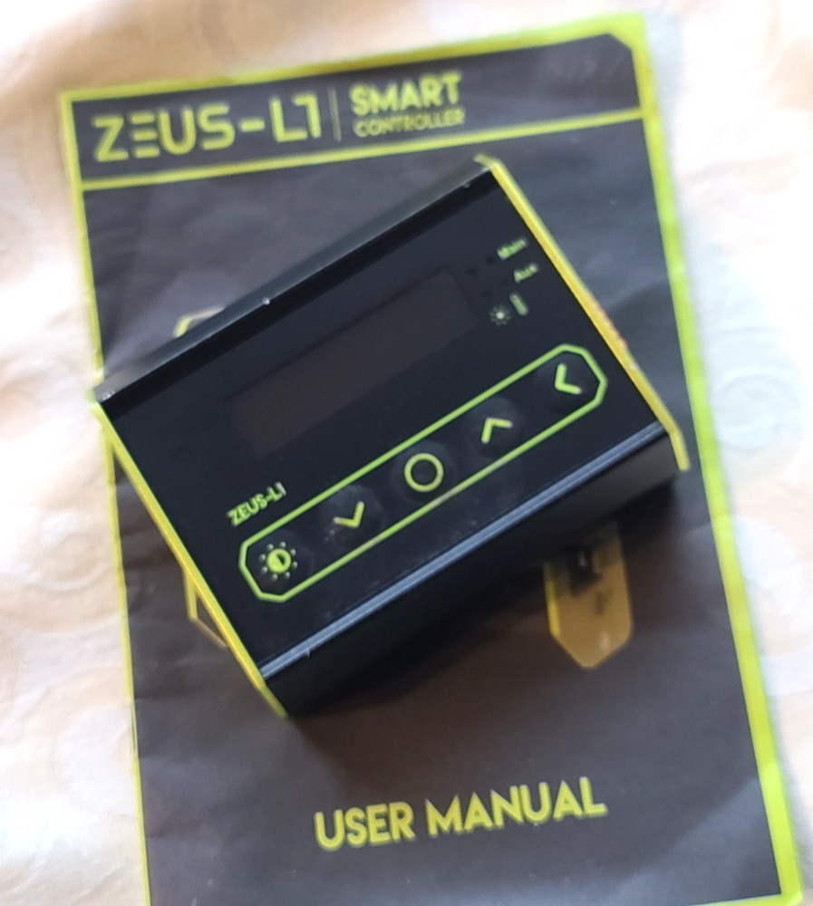 Zeus-L1 Master Grow Light Controller.