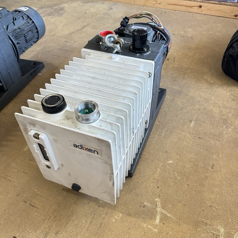 ROTARY VANE VACUUM PUMP ADIXEN 2063 SD