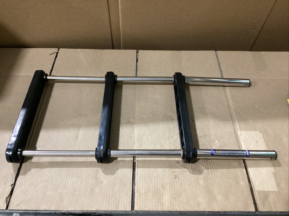 Windline Telescoping Over Platform Ladder TDL-3 ( Open Box / Rust )