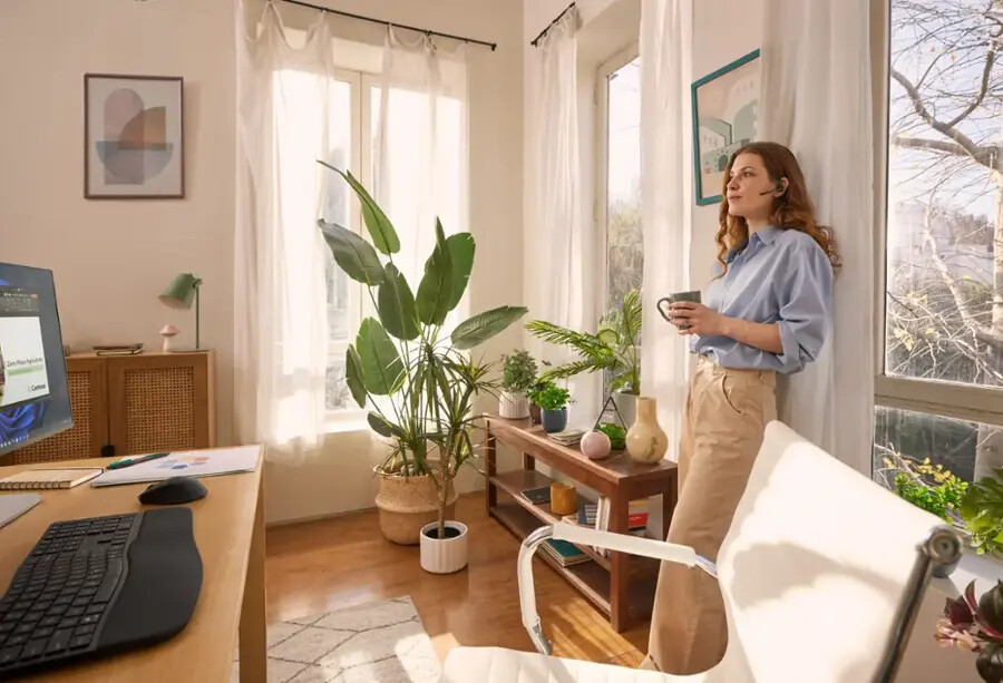 Poly Voyager Legend 50 Premium Bluetooth Headset Black