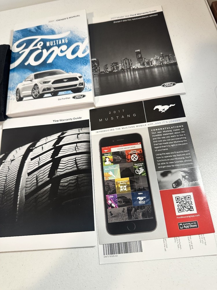 2017 Ford Mustang Owner Manual Set