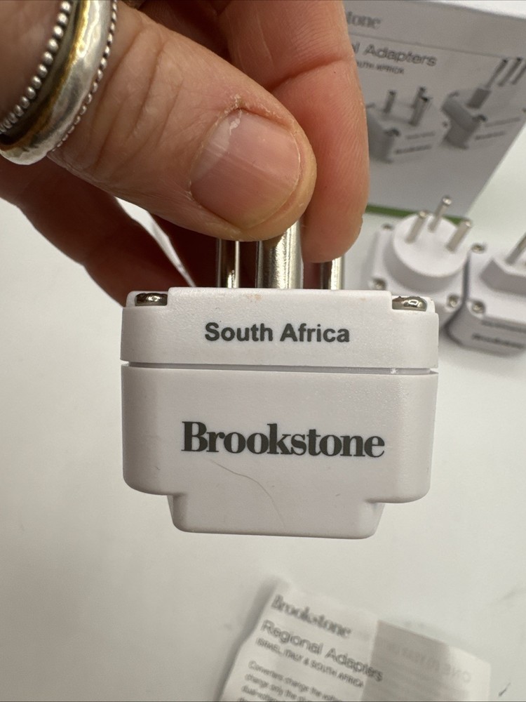 Brookstone International Adapter Plug Set 638056