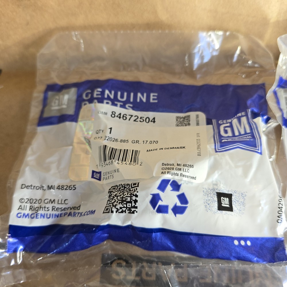 4 Genuine GM Side Rail Protector 84672504