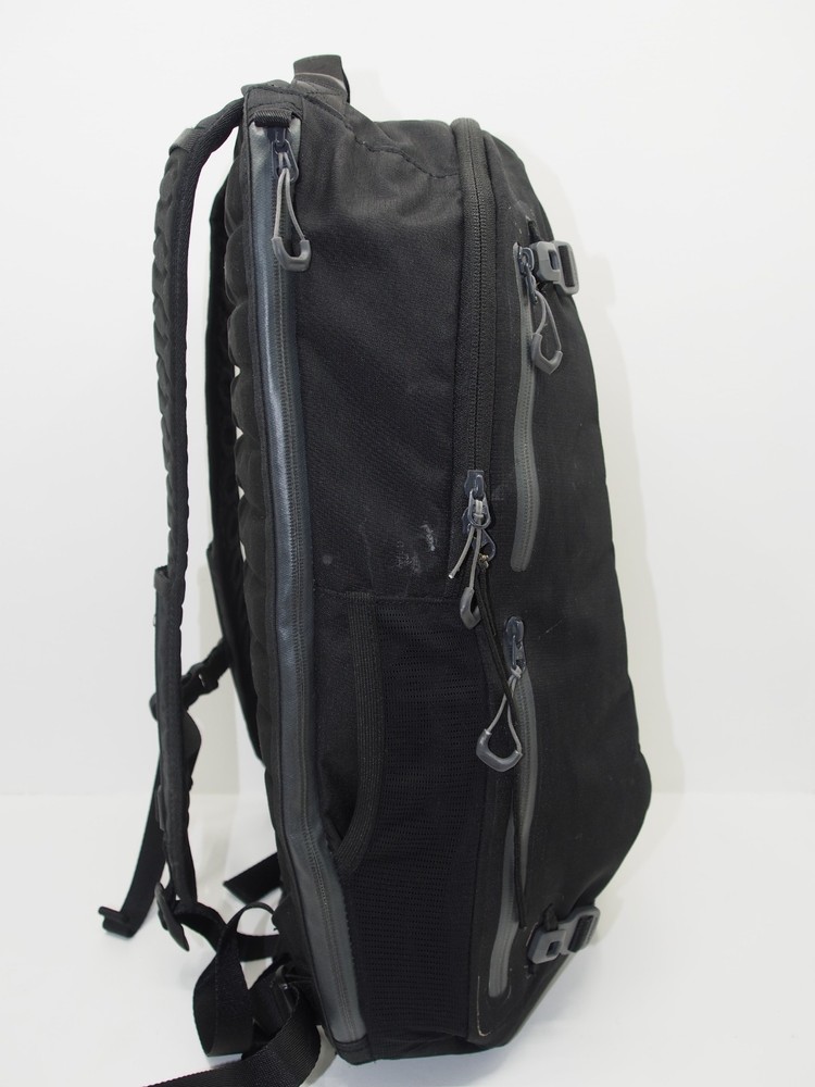 LifeProof Backpack In- Black