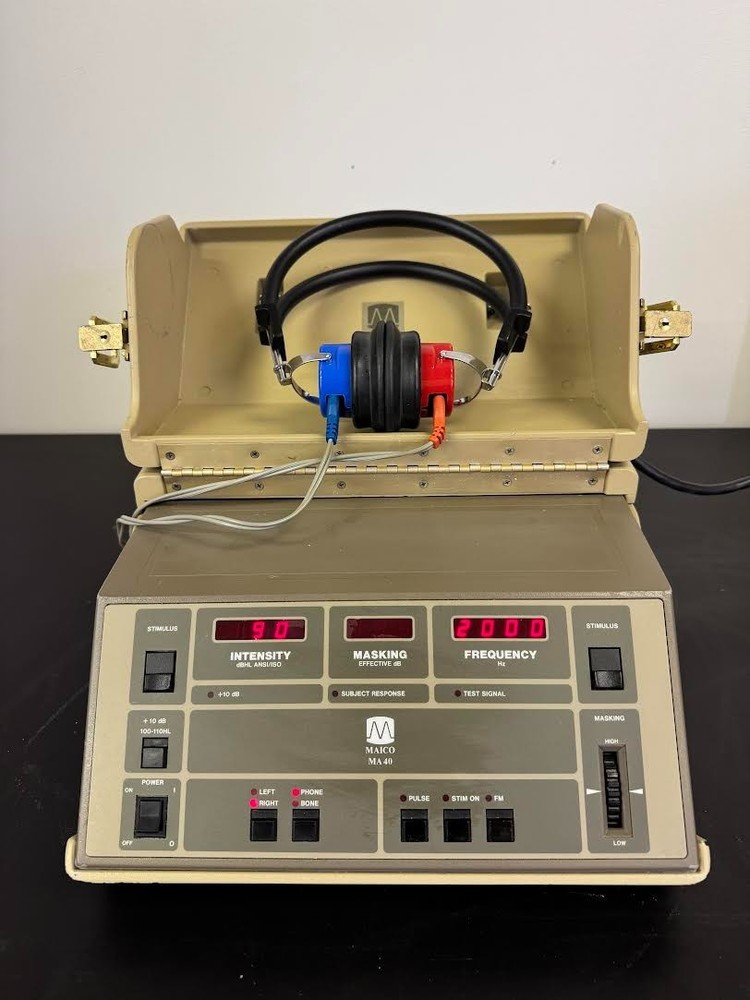 Maico MA 40 Audiometer with Headset