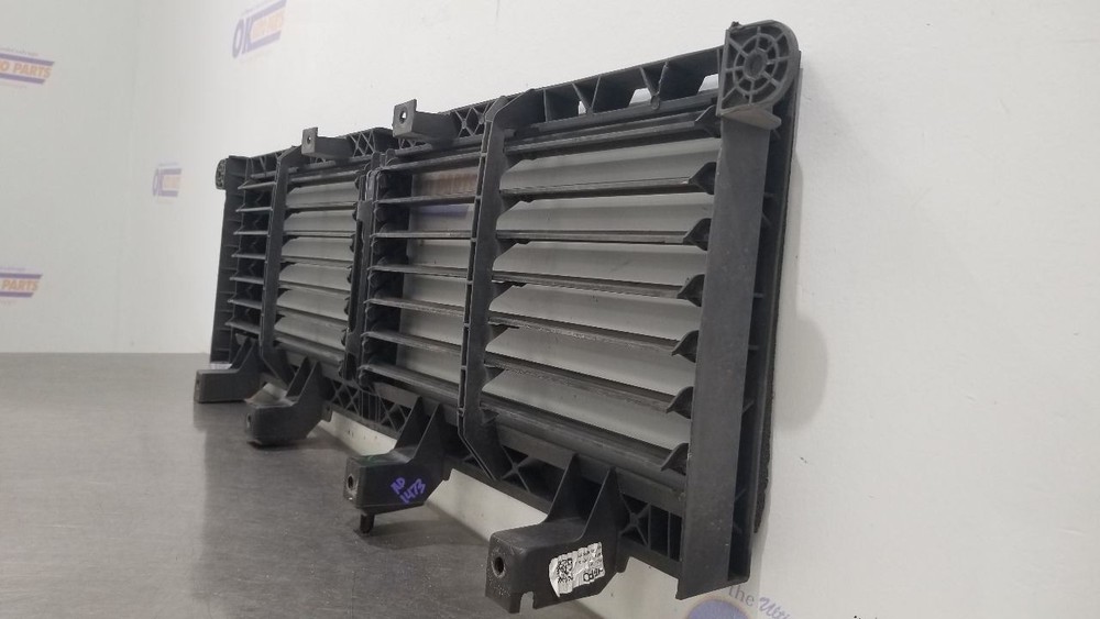 24 DODGE RAM 2500 AIR SHUTTER 6.4L