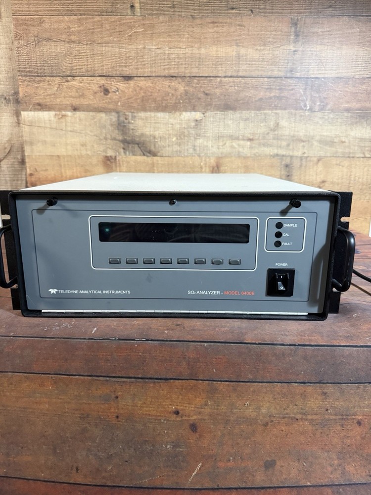 Teledyne Instruments SO2 Analyzer Model 6400E Powers On Untested