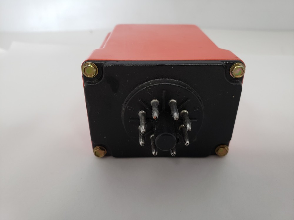NCC NATIONAL CONTROLS T1K-300-461 TIME DELAY RELAY SOLID STATE 8 PINS BASE