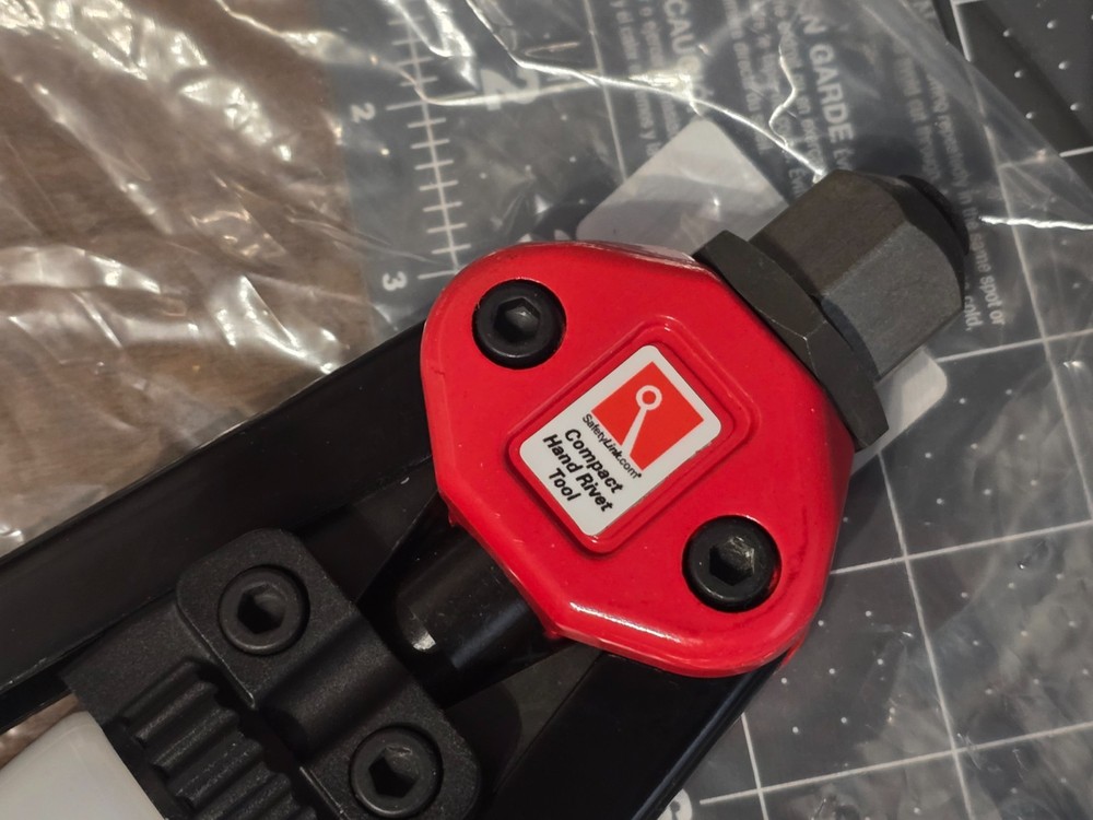 SafetyLink Tool - Compact Hand Rivet Tool HANDTOOL001