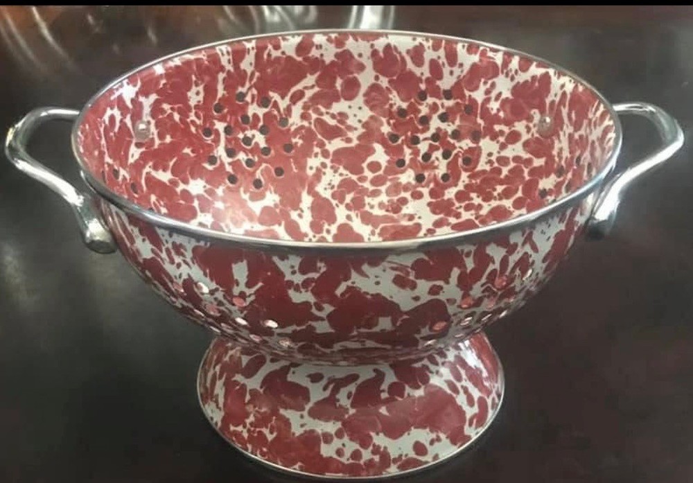 Enamel Threshold Colander White And Red New In Box