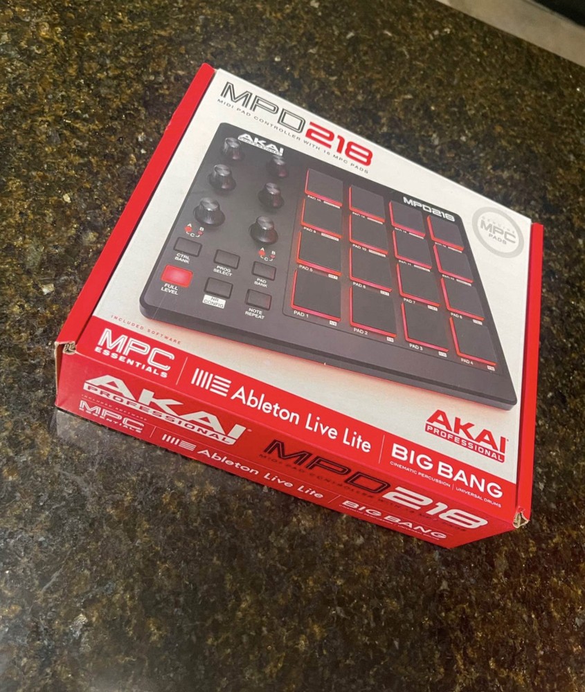Akai Professional MPD 218 Black MIDI Controller
