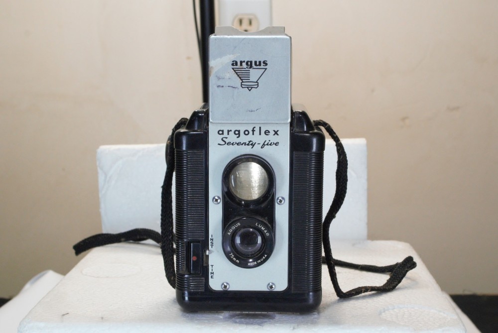 Argus Argoflex Seventy-Five 75 box type camera