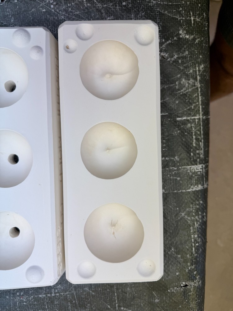 VINTAGE BOOTHE CERAMIC MOLD #1130 PLUMS