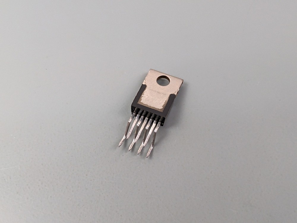 TPIC2301KV Power DMOS Array IC, 3-Channel