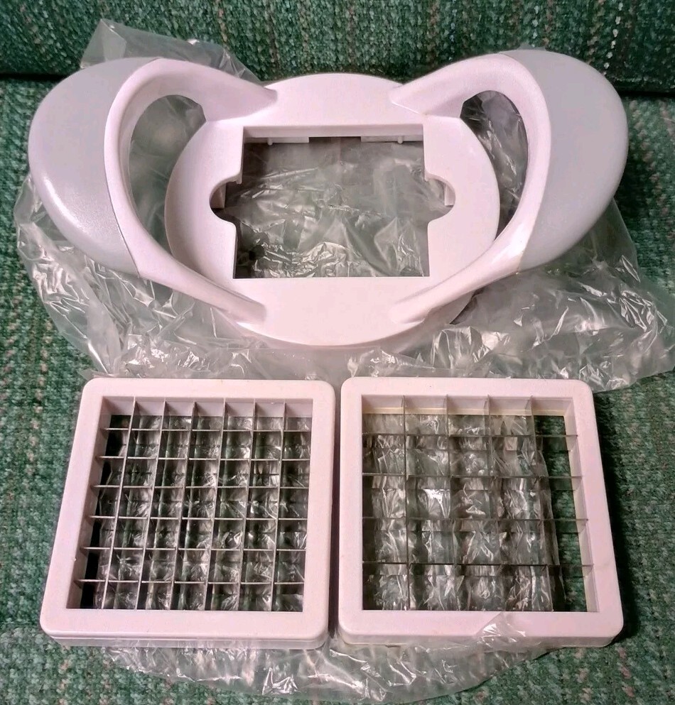 Vegie-Cutter Vegetable Fruit Chopper Slicer/Cutting Tool (NOB)