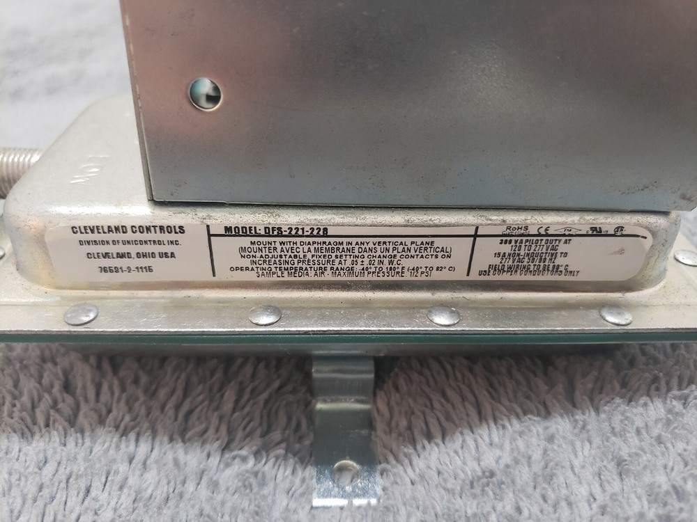 Cleveland Controls model dfs-221-228spdt Fixed Point Air Pressure Sensing Switch