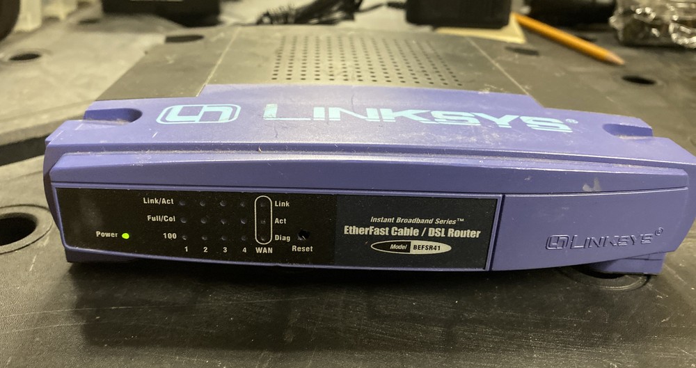 Linksys EtherFast Cable/DSL Wired Router (BEFSR41), 4-port