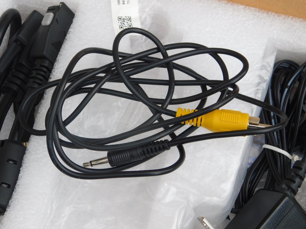 3M Micro Professional Projector MPro110 new open box