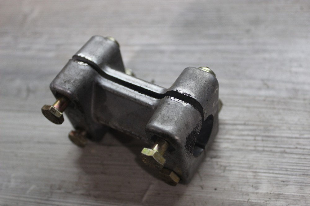 2000 Polaris Trail Rmk Handlebars Handle Bars Clamp Block