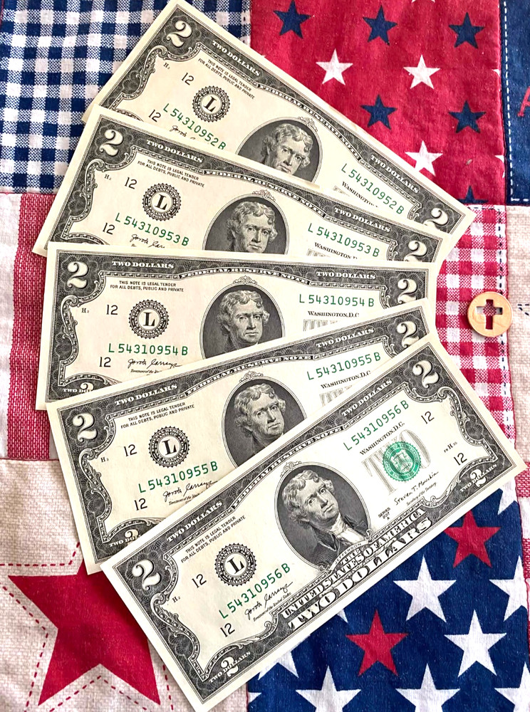 FIVE FRESH  $2.00 BILLS !!! UNCIRCULATED SEQUENTIAL  Consecutive Order...