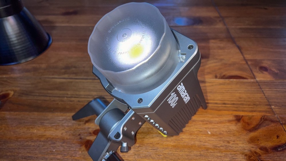 APUTURE AMARAN 100D DAYLIGHT LED LIGHTS (Bowens Mount)