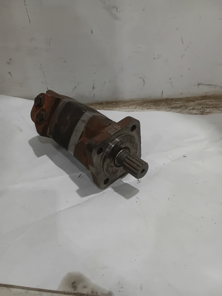 CHAR LYNN Motor 1041870 006 (WP29)