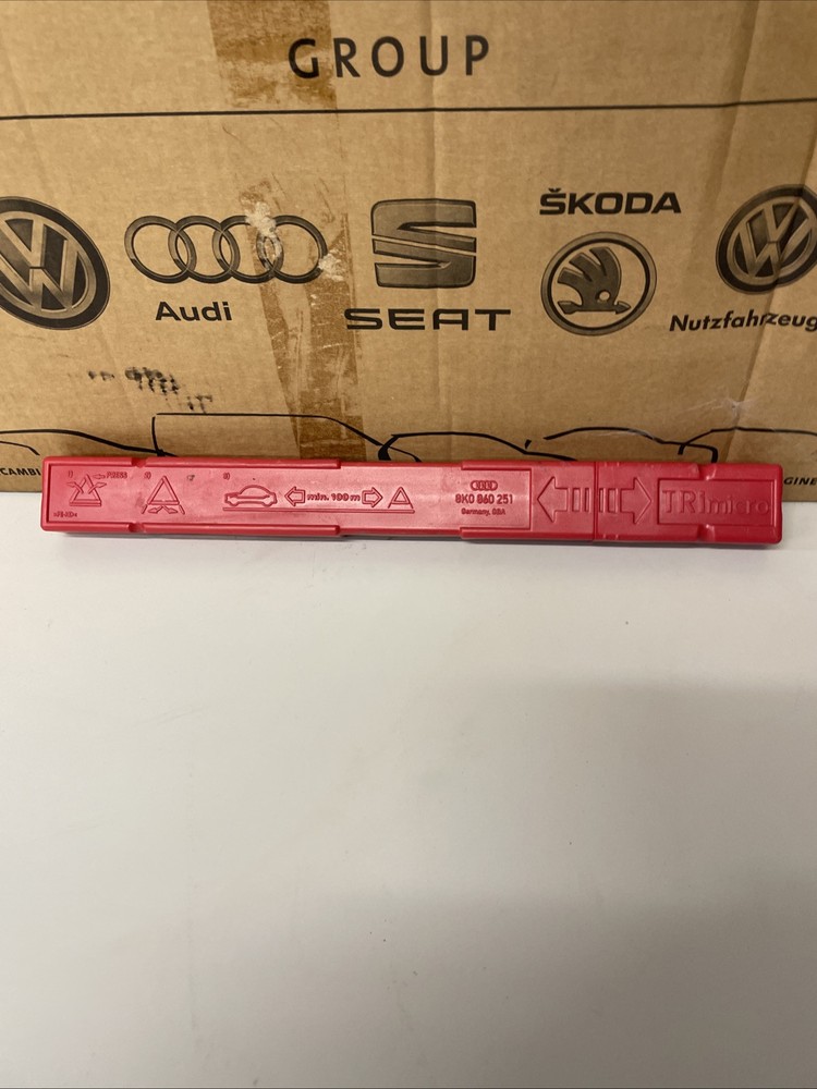 GENUINE AUDI Q3 RS6 RS5 WARNING TRIANGLE TOOL 8K0860251