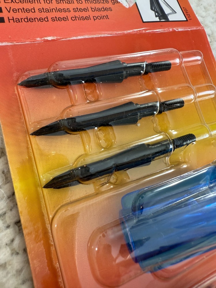 Bear Archery Bruin Lite 3 Blade Broadheads
