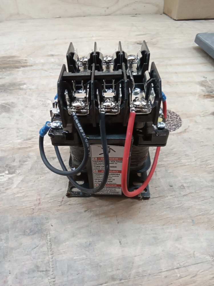 Square D 9070TF75D1 Class 9070 industrial control transformer, Type TF