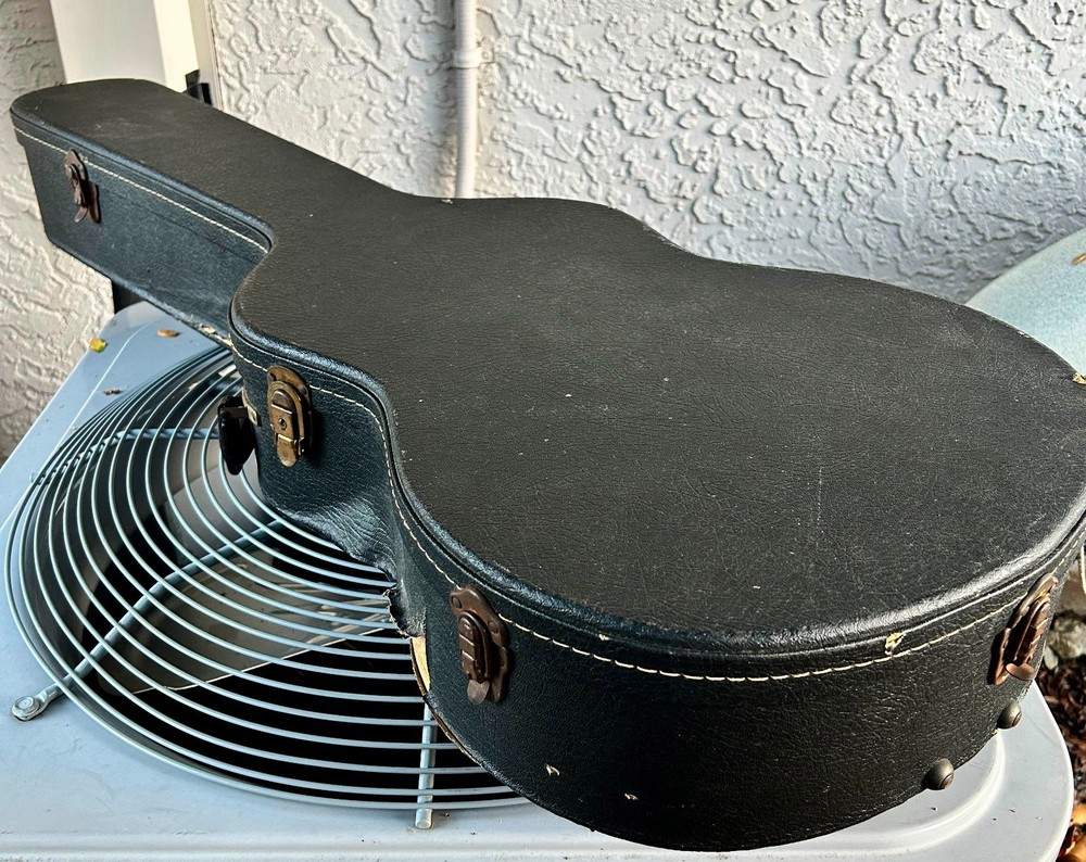 Perfecto Perez ~ classical guitar ~ Hard Case