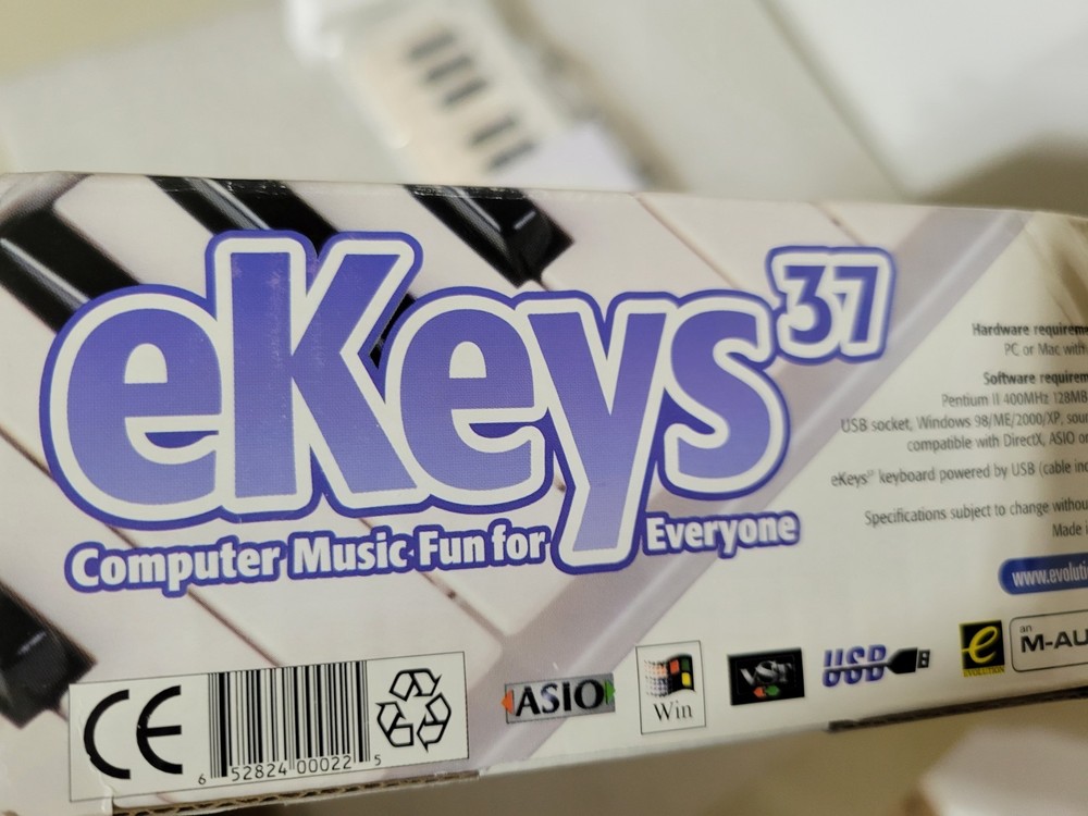 M-Audio Evolution eKeys 37 Musical Keyboard USB - White - use w/ PC or Mac - New