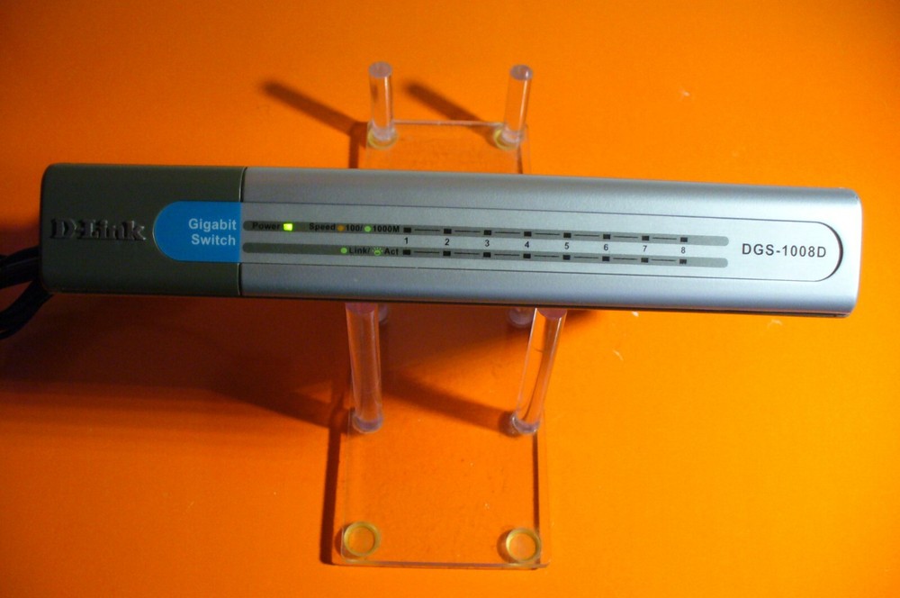 D-LINK DGS-1008D ETHERNET 8-PORT GIGABIT SWITCH