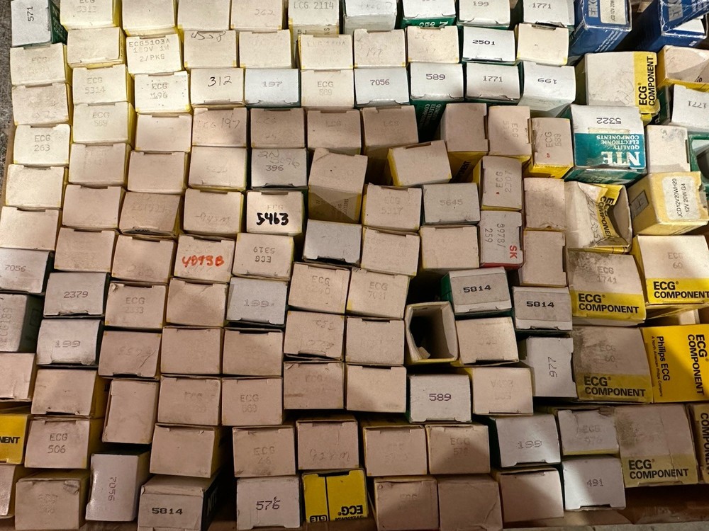 Lot Of Component Chips & Parts