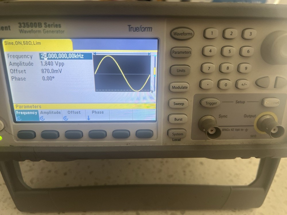 AGILENT KEYSIGHT 33500B TRUEFORM WAVEFORM GENERATOR