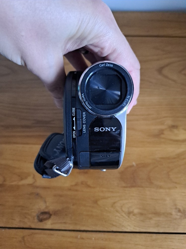 Sony Handycam DCR-DVD109 Handheld
